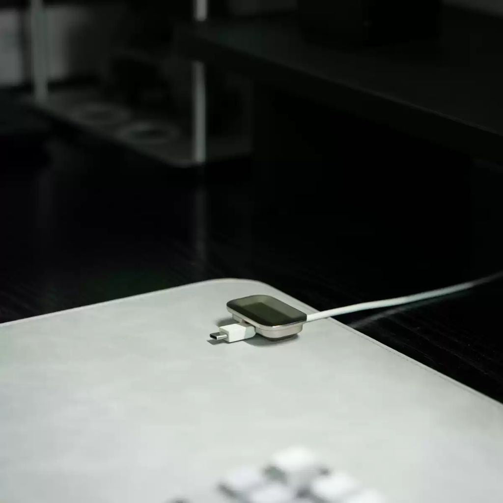 SootheForLife magnetic wrist rest desk mat magnetic clip demo for functional design lovers