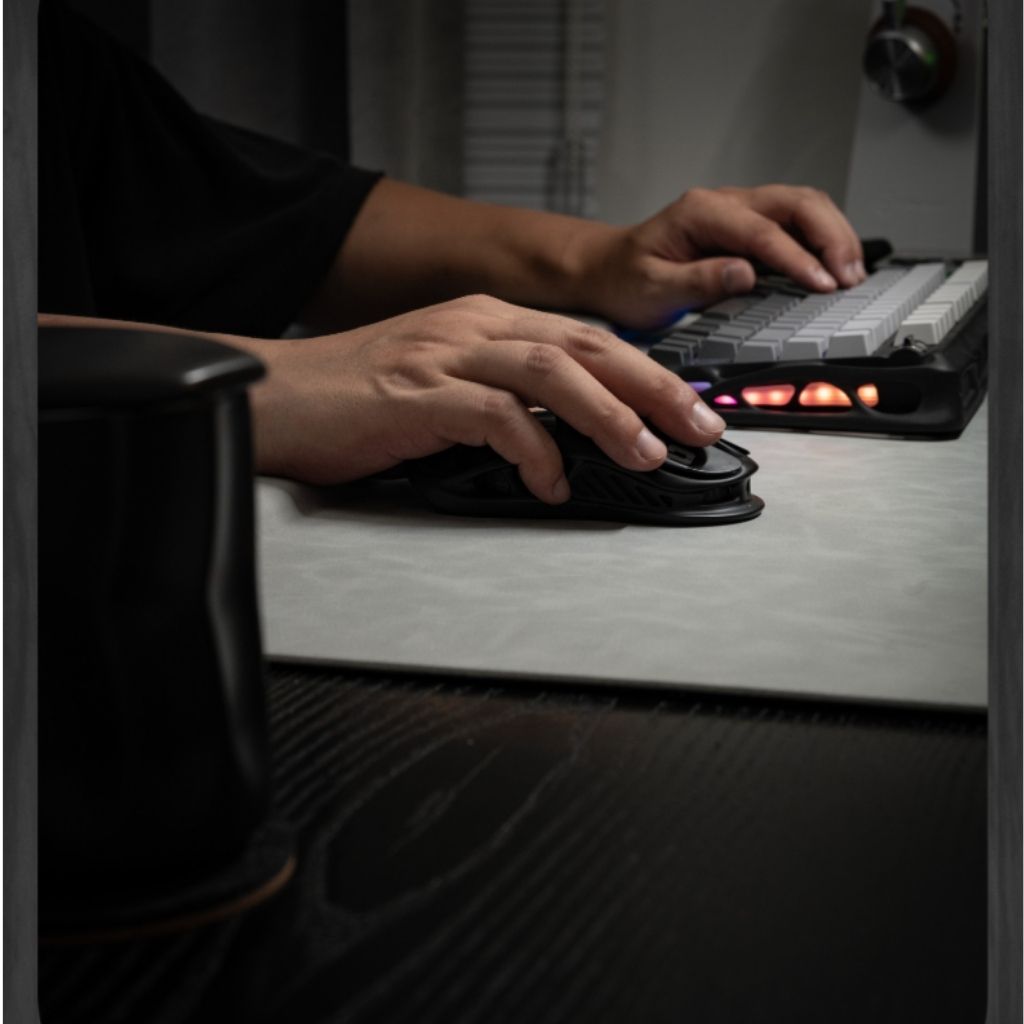 SootheForLife magnetic wrist rest desk mat night mouse scene for modern workspace users